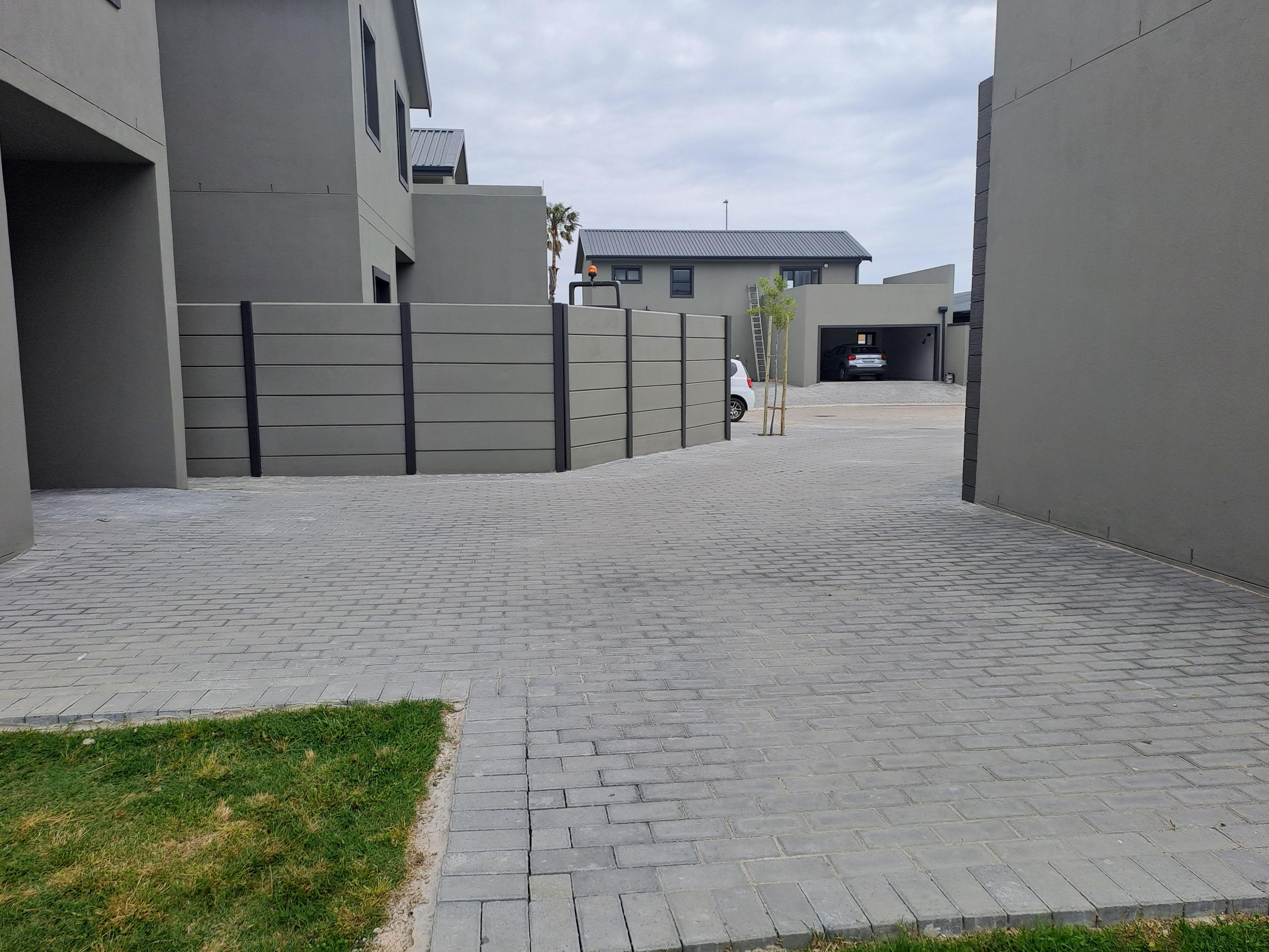 3 Bedroom Property for Sale in Sea Breeze Western Cape